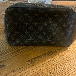 Louis Vuitton toiletry bag excellent condition